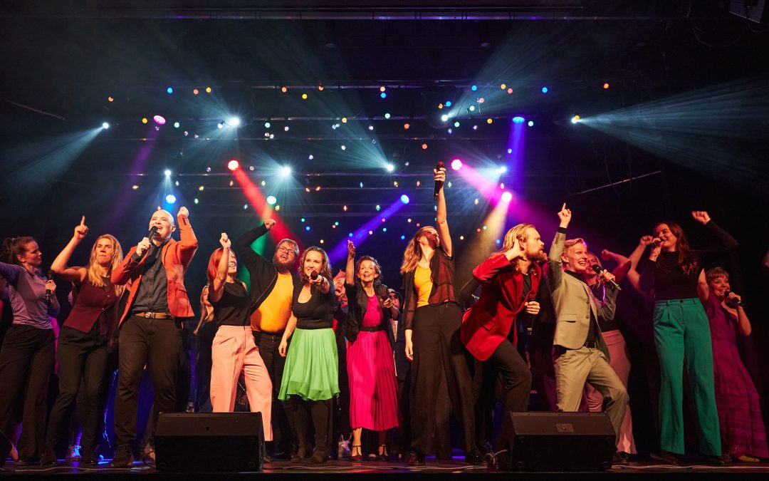 SÅ ER DER SHOWBIZ !